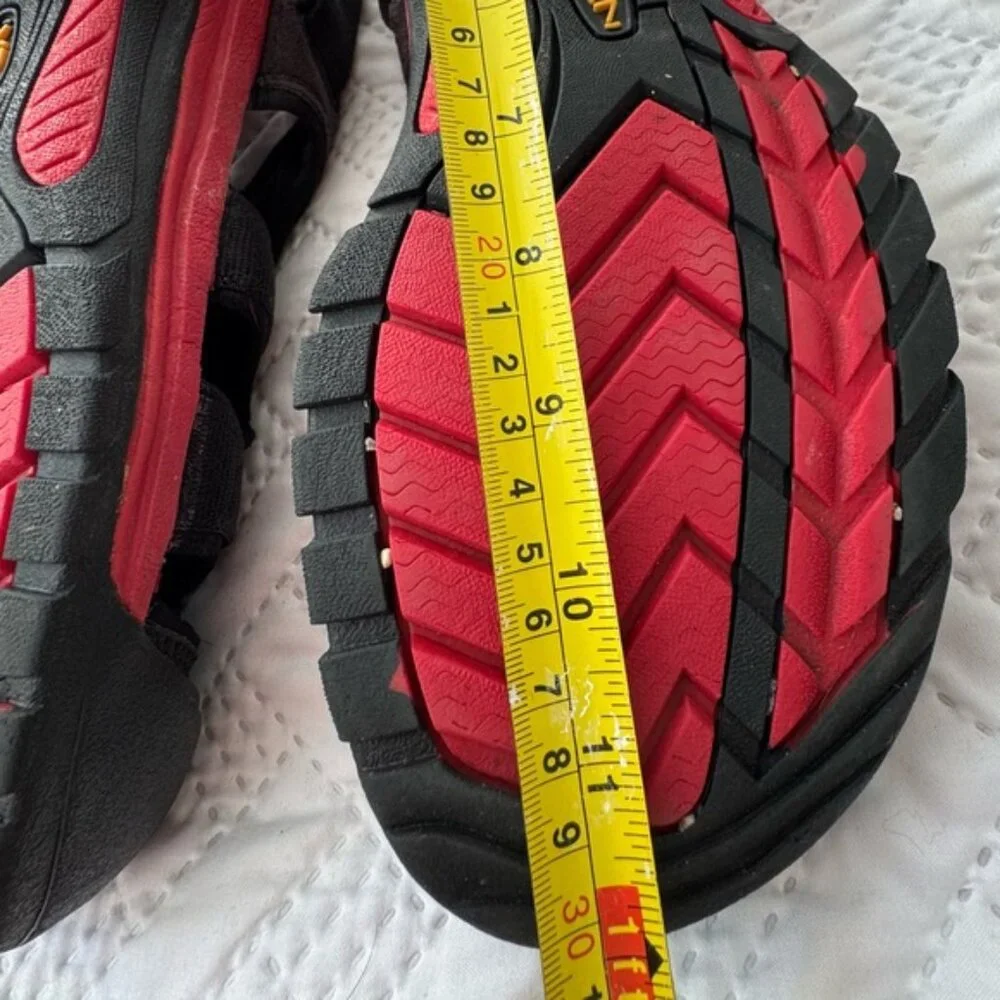 Keen Black Red Closed Toe Waterproof Rugged Outdoorsy All Terrain Men 10 Sandals - Picture 11 of 13